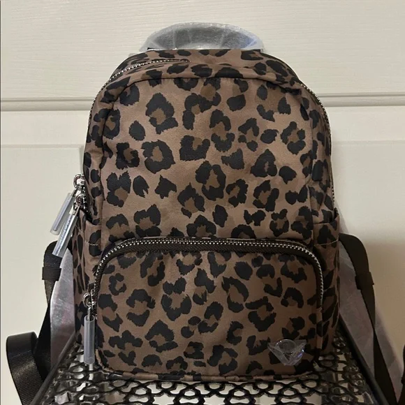 NWT - Lululemon Everywhere Backpack Mini 4L Metal Hardware - Picture 8 of 14